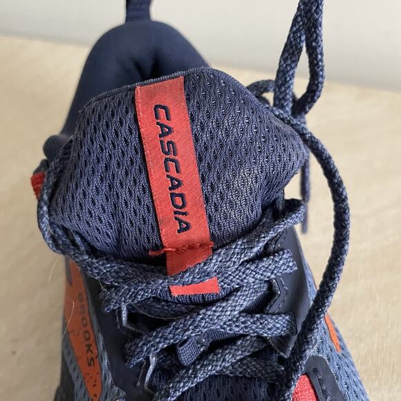 Brooks Cascadia 17 GTX Sneakers - Picture 9 of 16